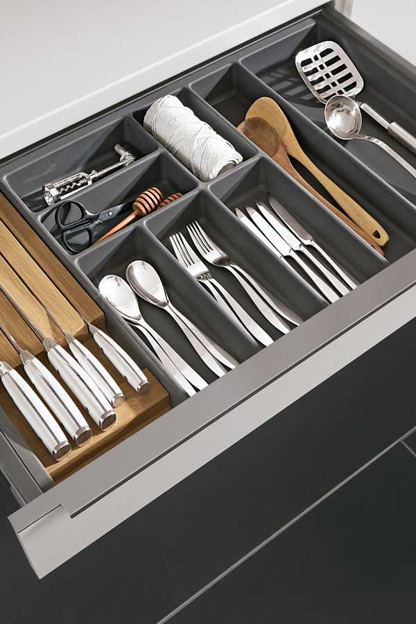 performance-functionality-option-cutlery-tray